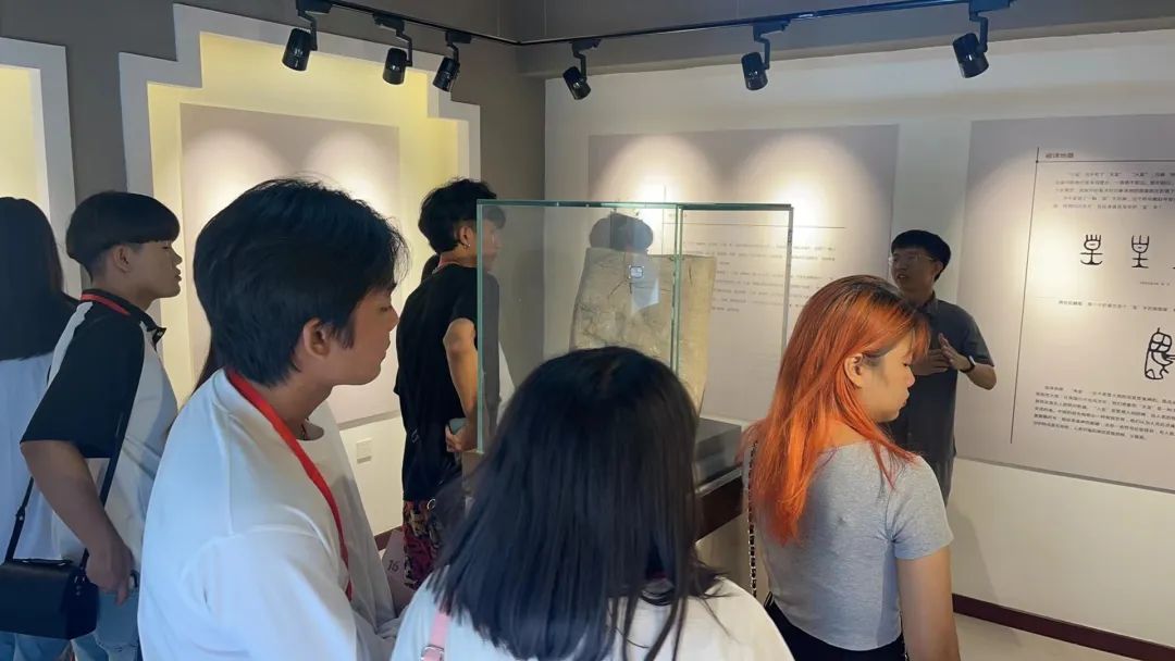格乐学子研学中国  内蒙古鸿德文理学院交流活动顺利开展，开启一扇深入了解中华文化和学术传统的窗口